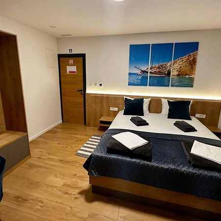 Rooms สลาวอนสกีบรอด ภายนอก รูปภาพ