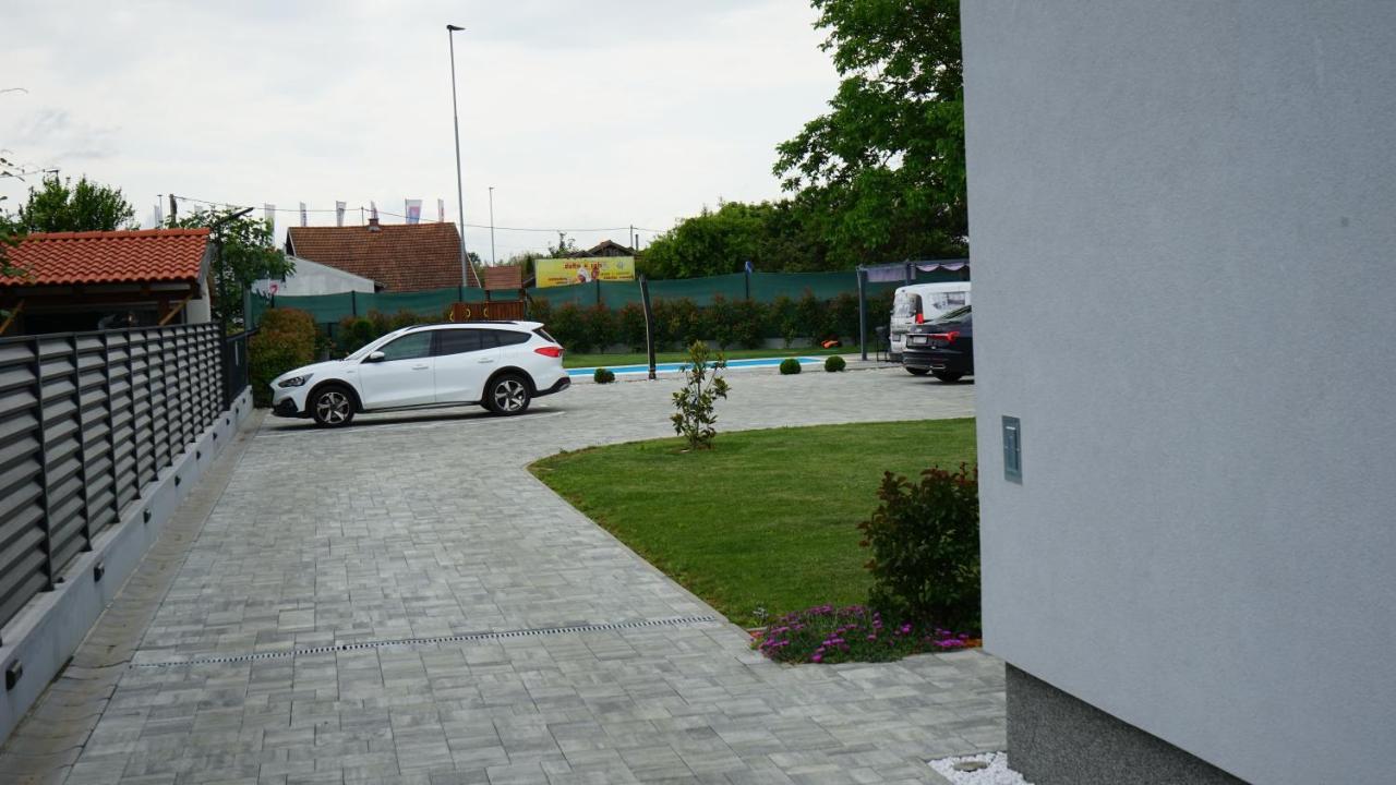 Rooms สลาวอนสกีบรอด ภายนอก รูปภาพ