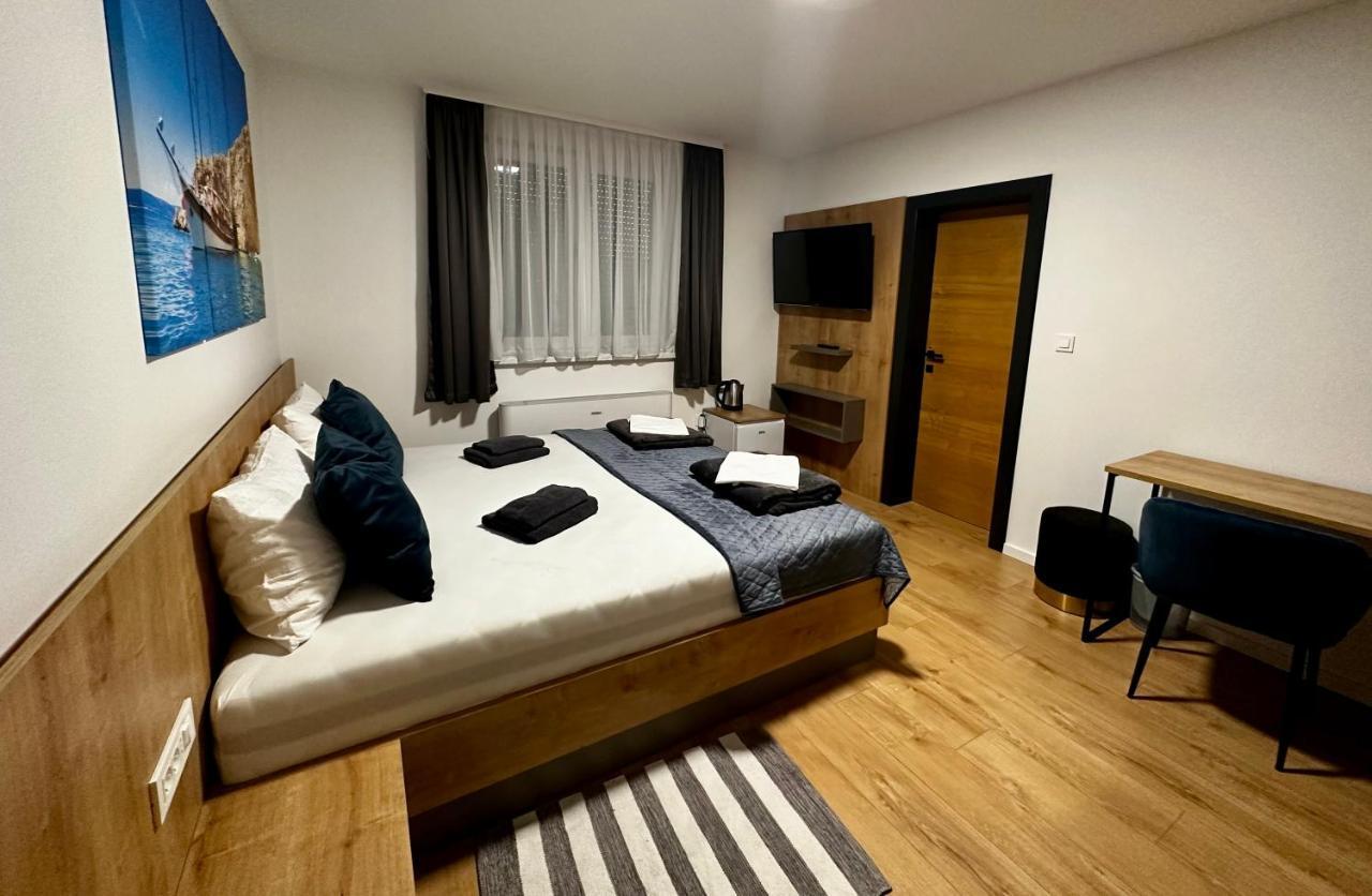 Rooms สลาวอนสกีบรอด ภายนอก รูปภาพ
